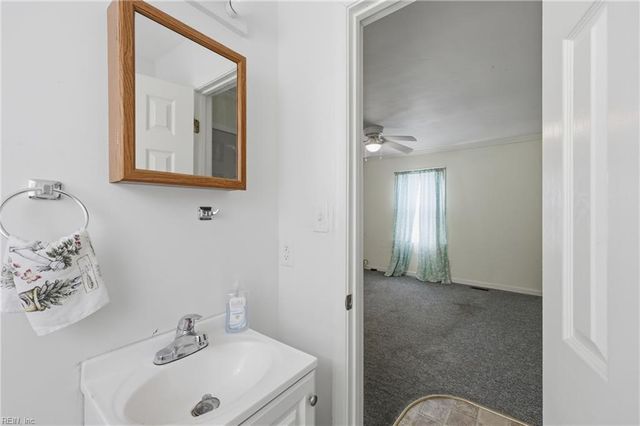 6 Thornrose AVE, Hampton, VA 23669
