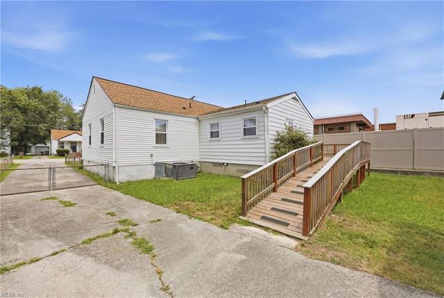 6 Thornrose AVE, Hampton, VA 23669
