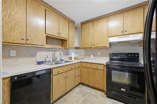 6 Thornrose AVE, Hampton, VA 23669