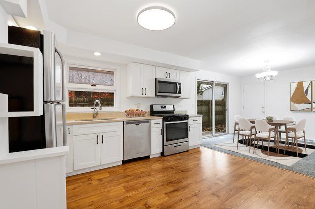 1034 Central Park Avenue, Flossmoor, IL 60422