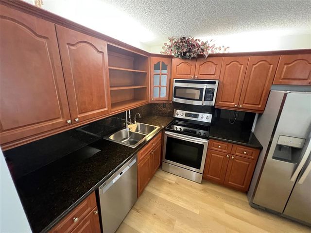 9300 SW 8th Street 422, Boca Raton, FL 33428