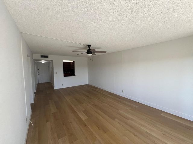 9300 SW 8th Street 422, Boca Raton, FL 33428