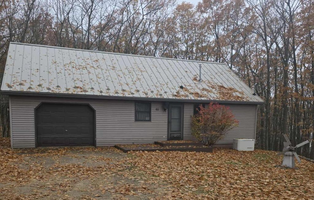 411 Peach Road, Roscommon, MI 48653