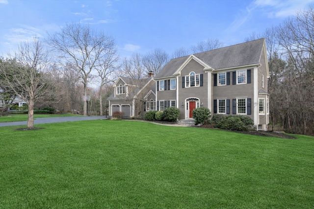 74 Flint Locke Lane, Medfield, MA 02052