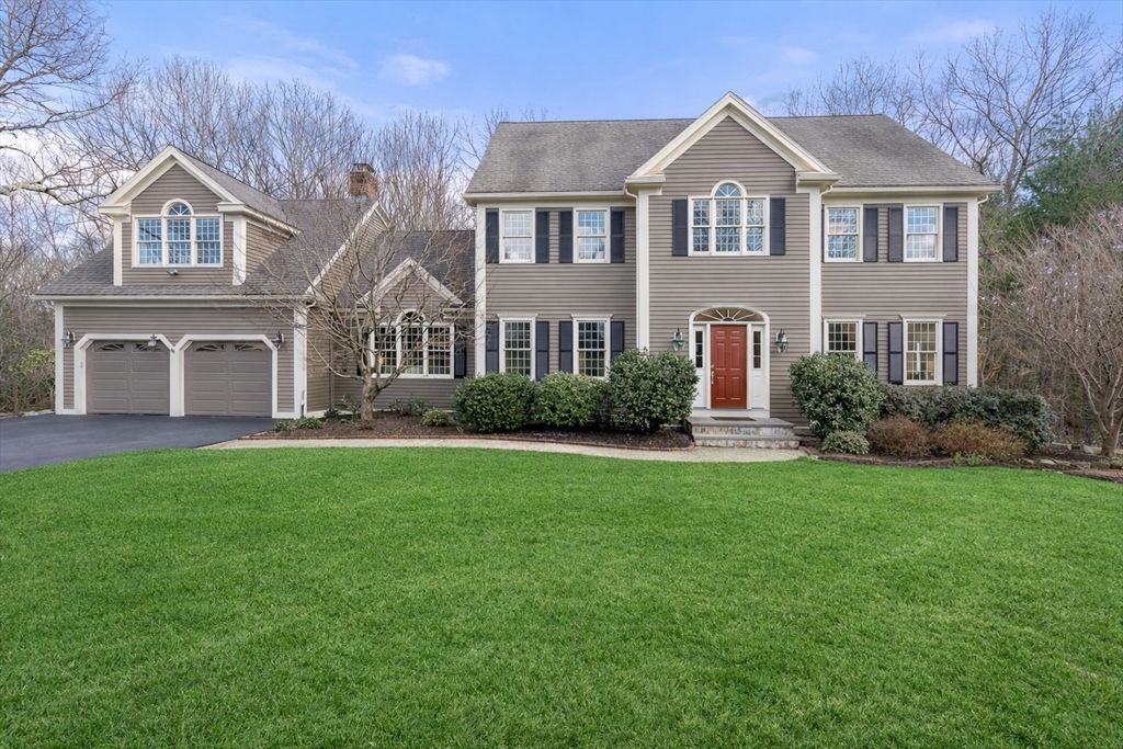 74 Flint Locke Lane, Medfield, MA 02052