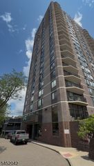 770 Anderson Ave 20 F, Cliffside Park Boro, NJ 07010