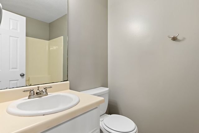 266 Ashley Dr, Ozark, AL 36360