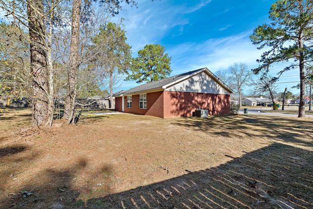 266 Ashley Dr, Ozark, AL 36360