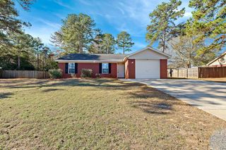 266 Ashley Dr, Ozark, AL 36360