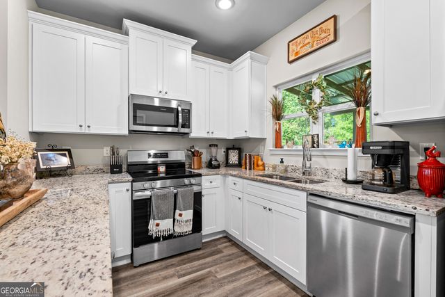 218 Tenney Nelson Road, Grantville, GA 30220