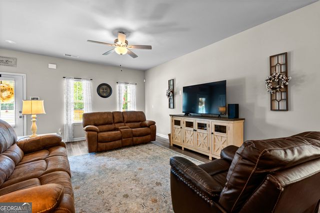 218 Tenney Nelson Road, Grantville, GA 30220