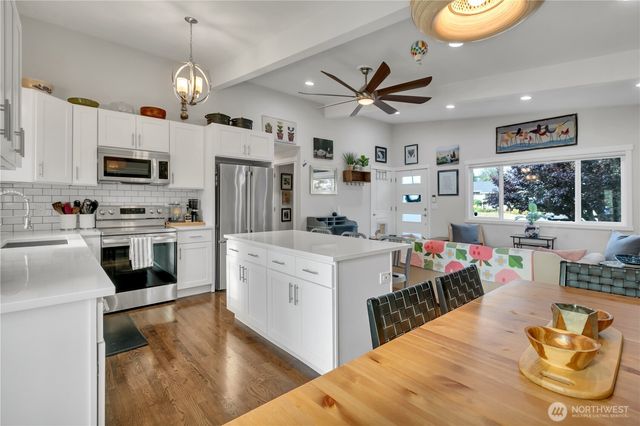 16418 125th Avenue SE, Renton, WA 98058