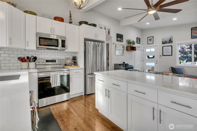 16418 125th Avenue SE, Renton, WA 98058
