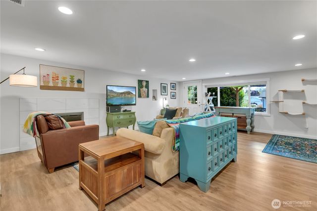 16418 125th Avenue SE, Renton, WA 98058