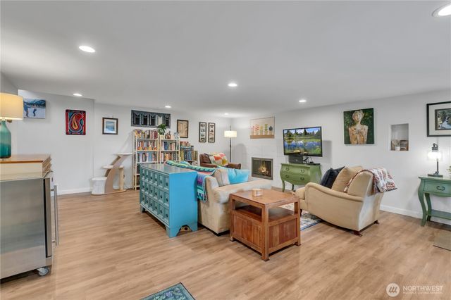 16418 125th Avenue SE, Renton, WA 98058