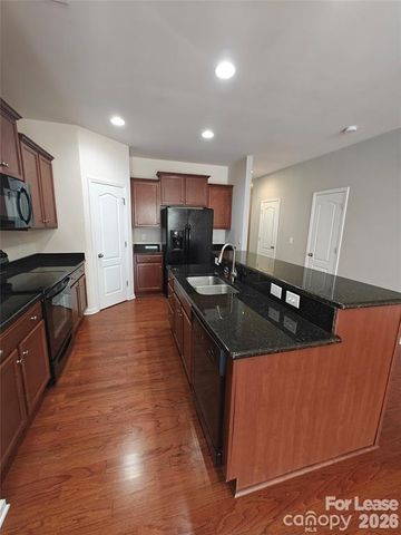 8230 Viewpoint Lane, Cornelius, NC 28031