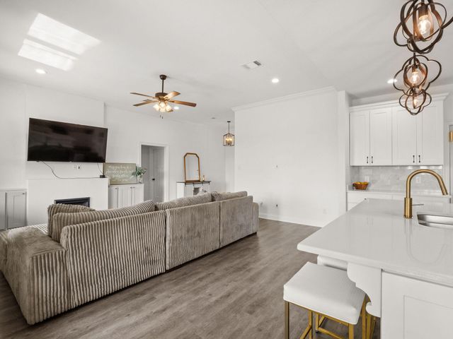 1777 Schuetz Rd, Deridder, LA 70634