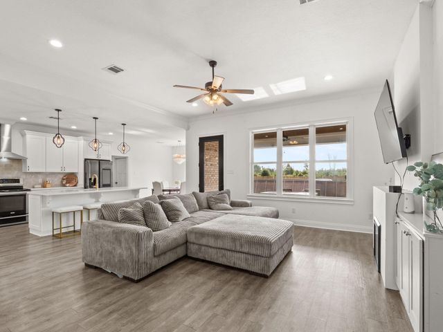 1777 Schuetz Rd, Deridder, LA 70634