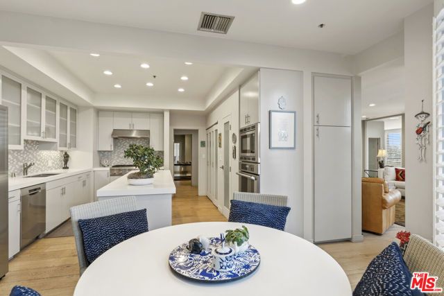 10430 Wilshire Boulevard 305, Los Angeles, CA 90024