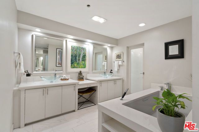 10430 Wilshire Boulevard 305, Los Angeles, CA 90024