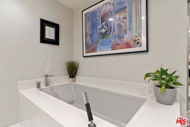 10430 Wilshire Boulevard 305, Los Angeles, CA 90024