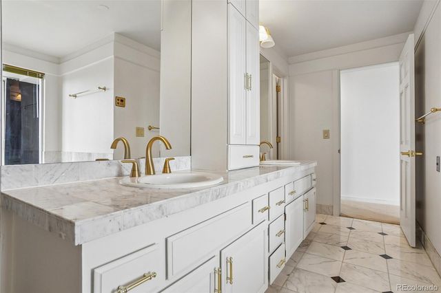 1900 E Girard Place 901, Englewood, CO 80113