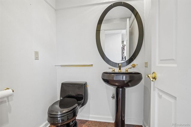 1900 E Girard Place 901, Englewood, CO 80113