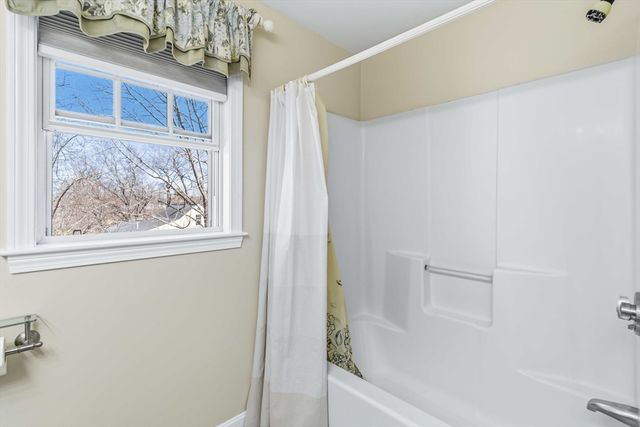 1 Toni Dr, Bellingham, MA 02019