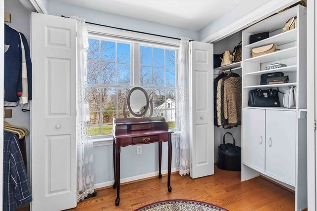 1 Toni Dr, Bellingham, MA 02019