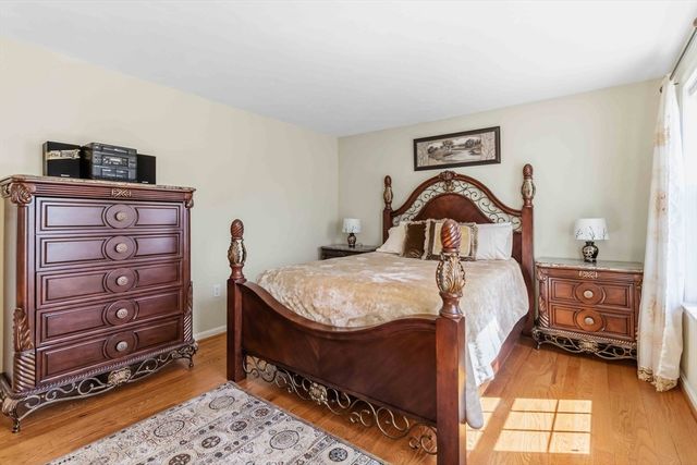 1 Toni Dr, Bellingham, MA 02019