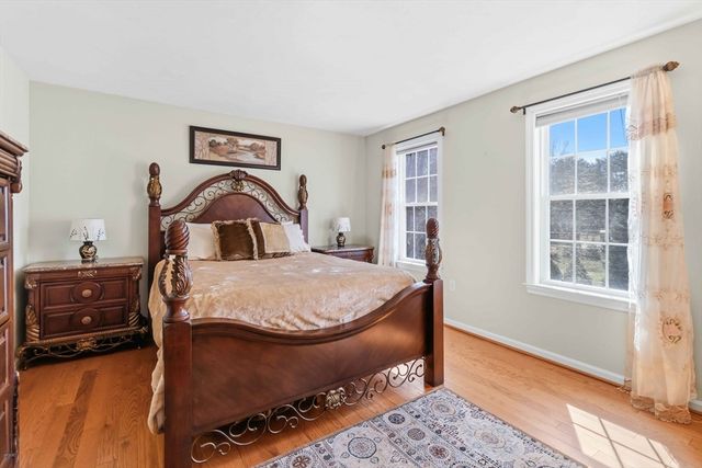 1 Toni Dr, Bellingham, MA 02019