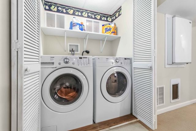 1 Toni Dr, Bellingham, MA 02019