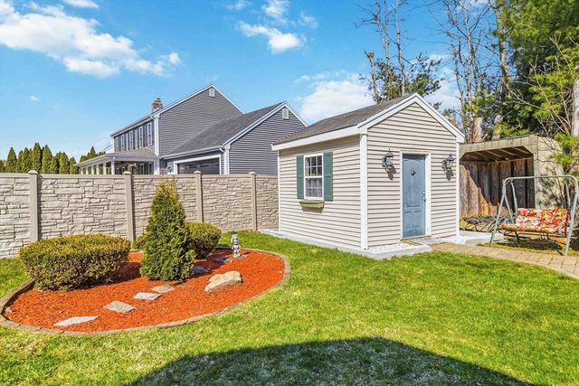 1 Toni Dr, Bellingham, MA 02019