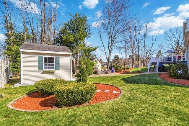 1 Toni Dr, Bellingham, MA 02019