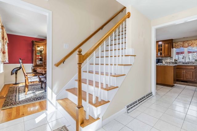 1 Toni Dr, Bellingham, MA 02019