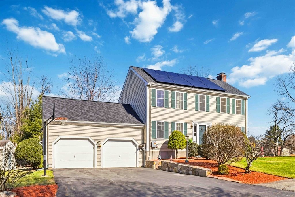 1 Toni Dr, Bellingham, MA 02019