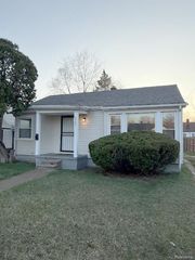 18950 Biltmore Street, Detroit, MI 48235