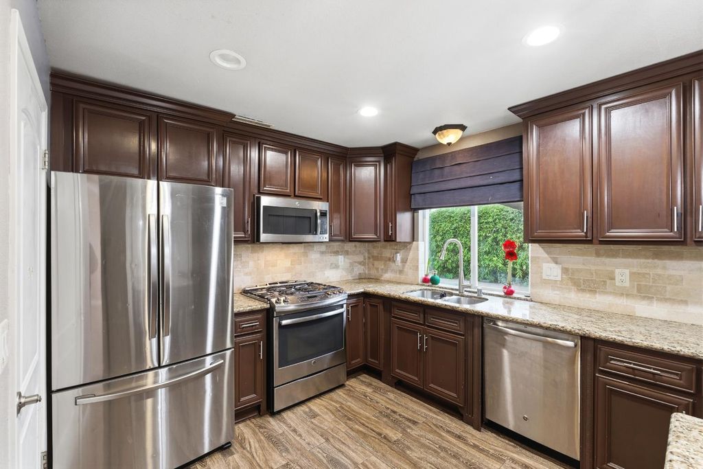 Image 11 of property listing at 8735 N Cedar Avenue # 151, Fresno, CA 93720