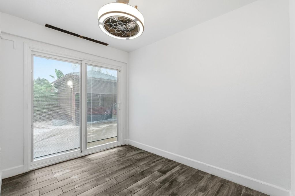 Image 13 of property listing at 8735 N Cedar Avenue # 151, Fresno, CA 93720