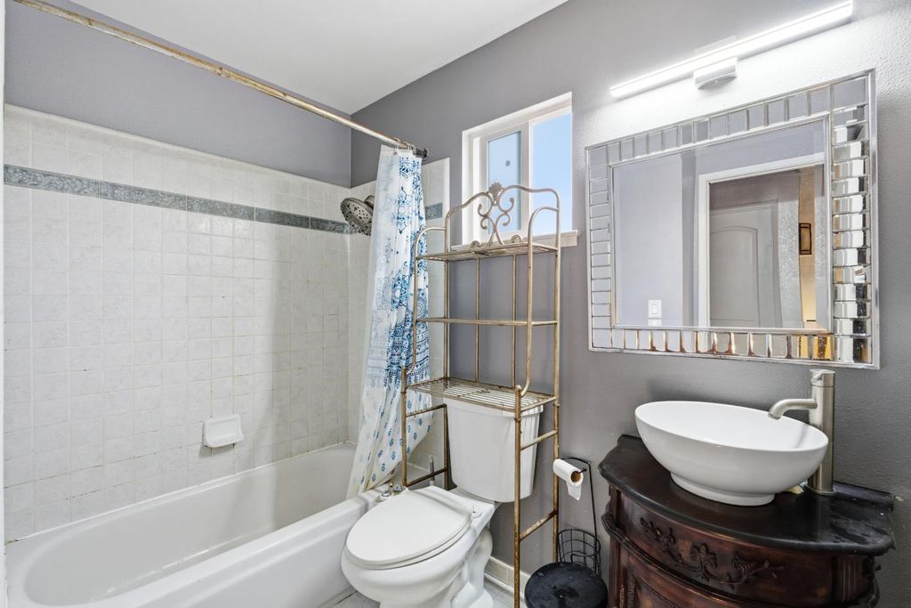 Image 21 of property listing at 8735 N Cedar Avenue # 151, Fresno, CA 93720