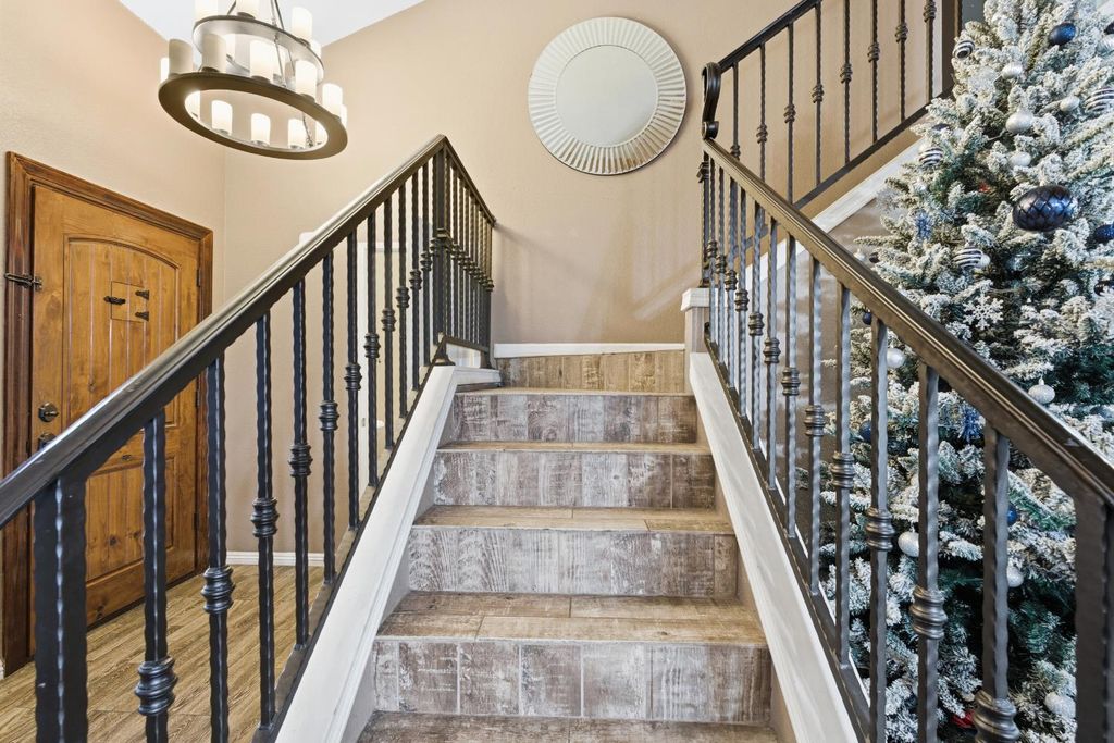 Image 5 of property listing at 8735 N Cedar Avenue # 151, Fresno, CA 93720