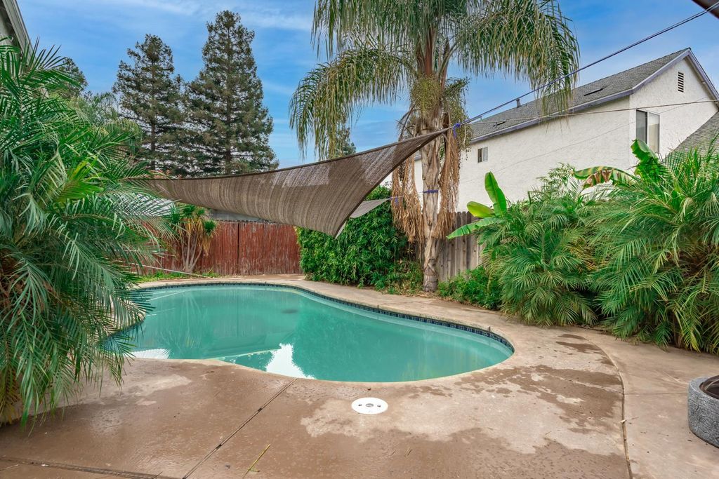 Image 7 of property listing at 8735 N Cedar Avenue # 151, Fresno, CA 93720