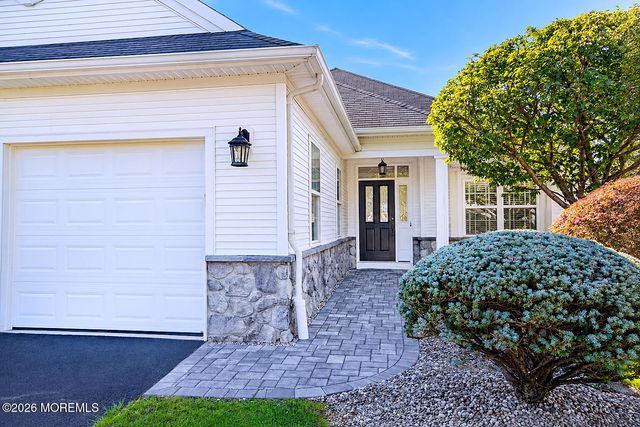 20 Derry Meeting Drive, Manalapan, NJ 07726