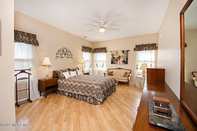 20 Derry Meeting Drive, Manalapan, NJ 07726
