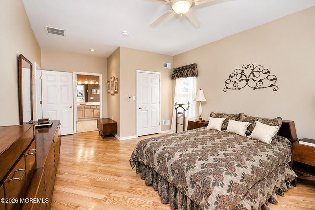 20 Derry Meeting Drive, Manalapan, NJ 07726