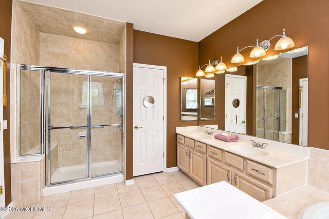 20 Derry Meeting Drive, Manalapan, NJ 07726