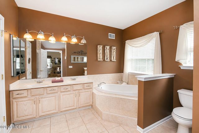 20 Derry Meeting Drive, Manalapan, NJ 07726