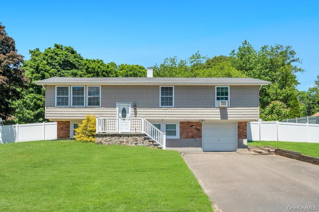 5 Fairway Drive, Port Jefferson Station, NY 11776