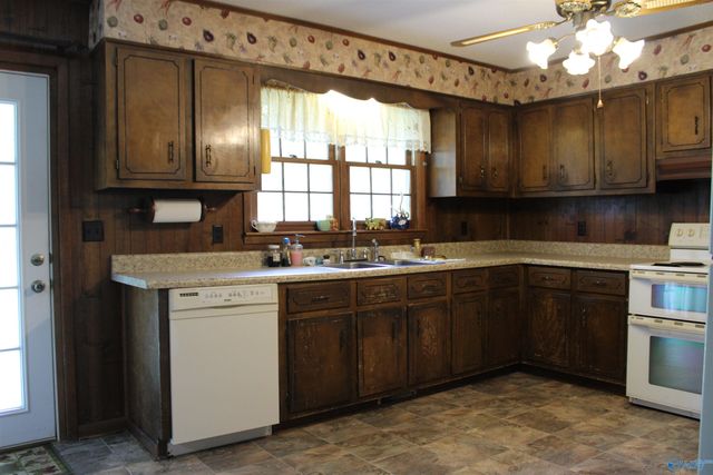 9750 Alabama Highway 101, Town Creek, AL 35672