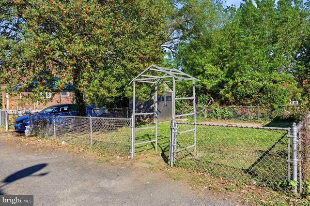 5859 SYLVESTER ST, Philadelphia, PA 19149